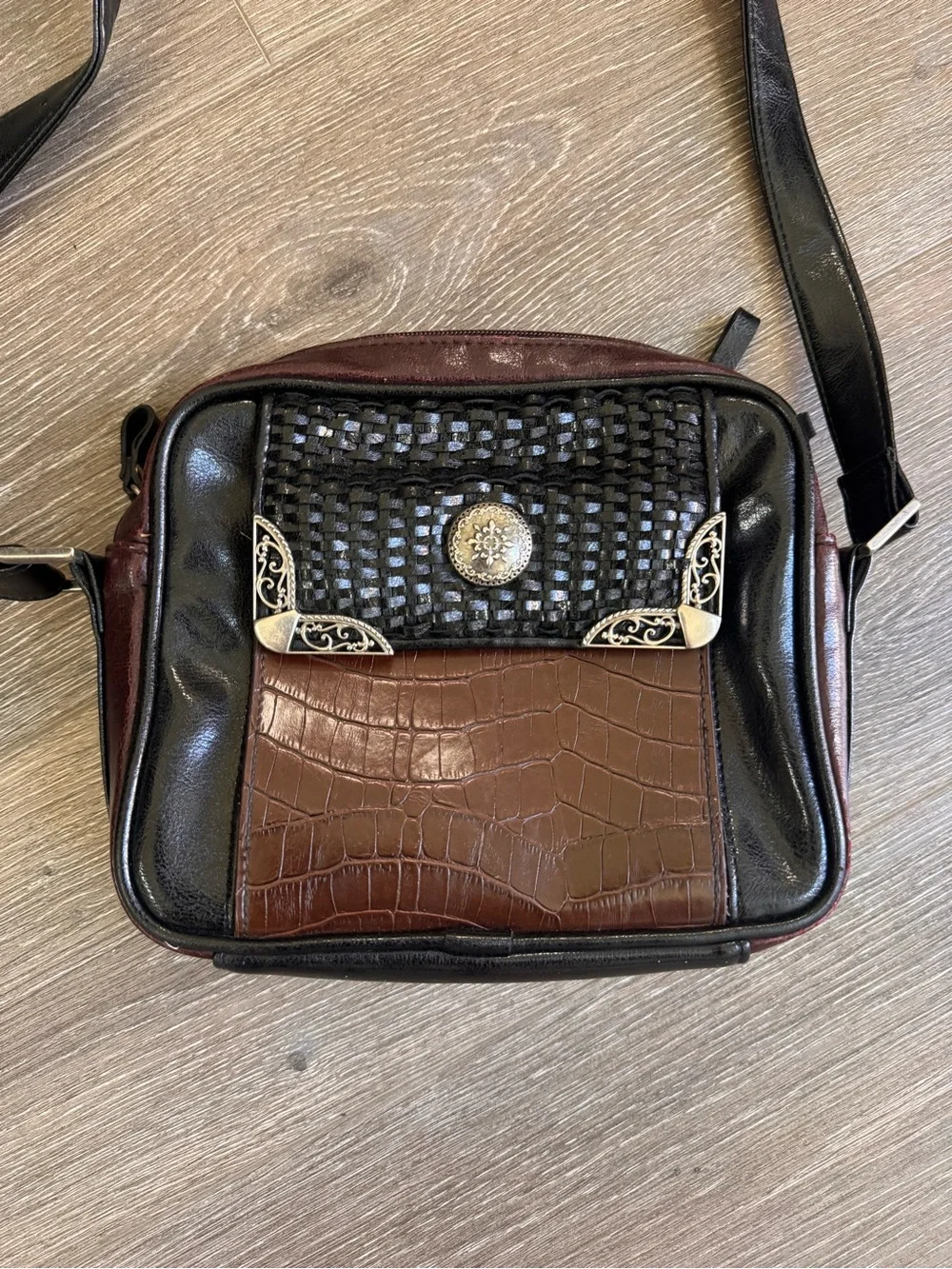 Men's Brown Leather Crossbody Bag with Black Accents